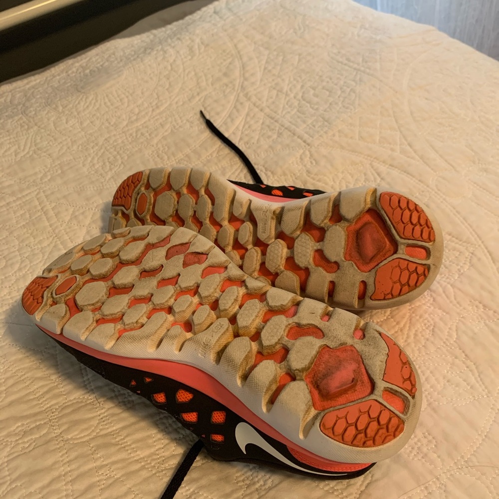 Nike 2014 Running Sneakers - Picture 4 of 4